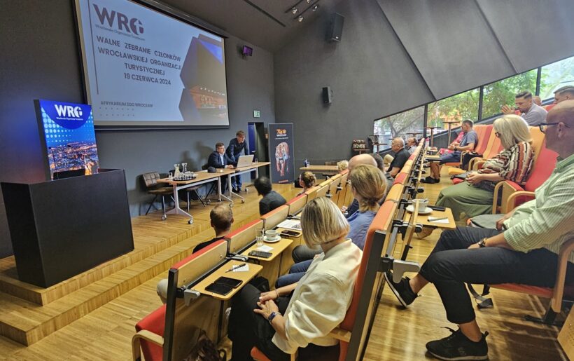 Illustracja do wpisu: On June 19, the General Meeting of Members of the Wrocław Tourist Organization was held at the Wrocław ZOO, in the Africarium.