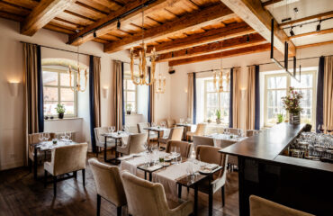 Illustracja do wpisu: Restauracja w Zamku Topacz
