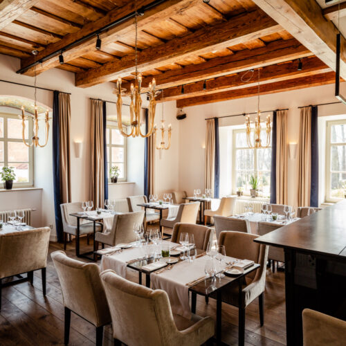 Illustracja dla członka WROt: Restauracja w Zamku Topacz